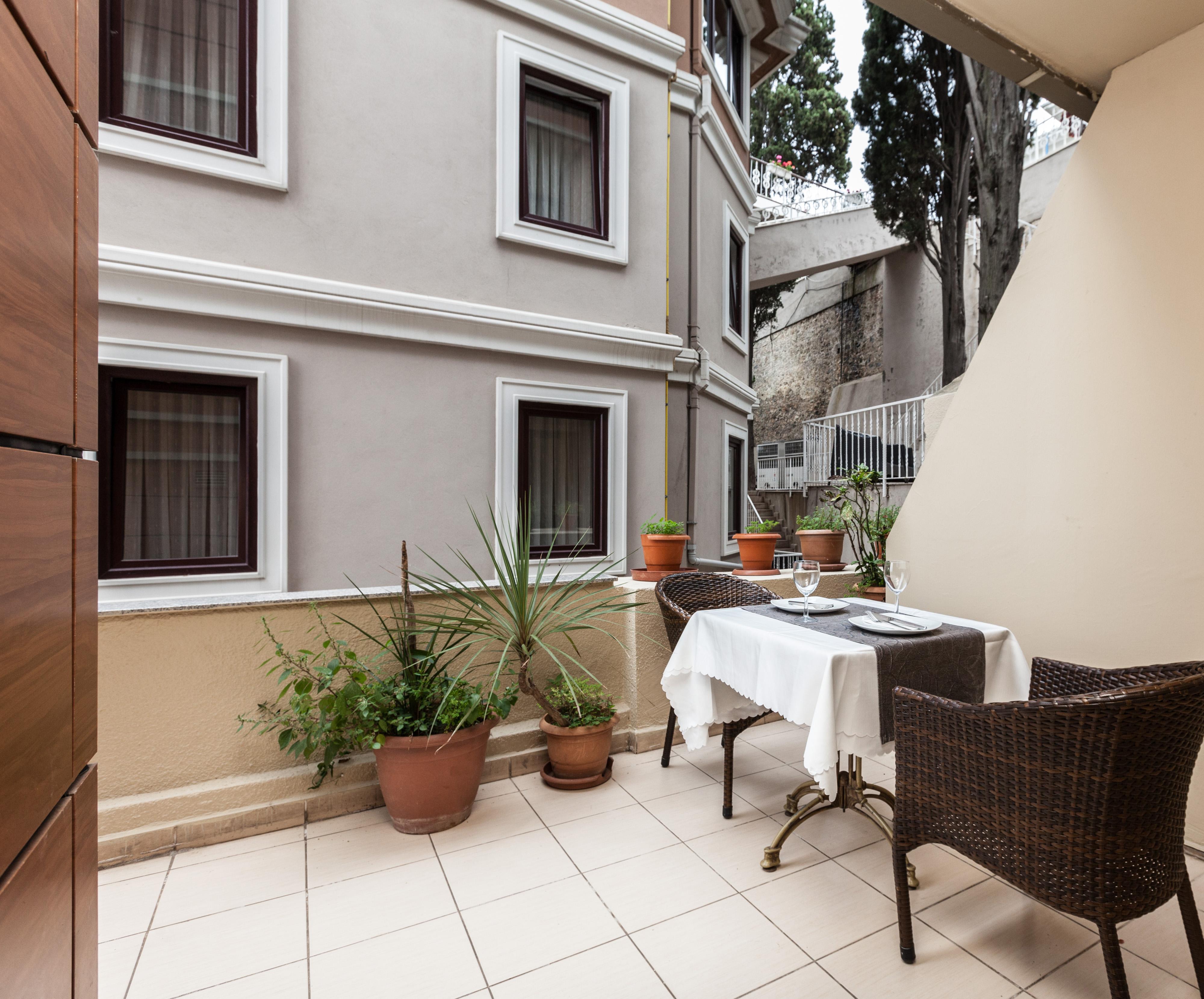 Buyukada Comfort Otel Adalar Exterior photo