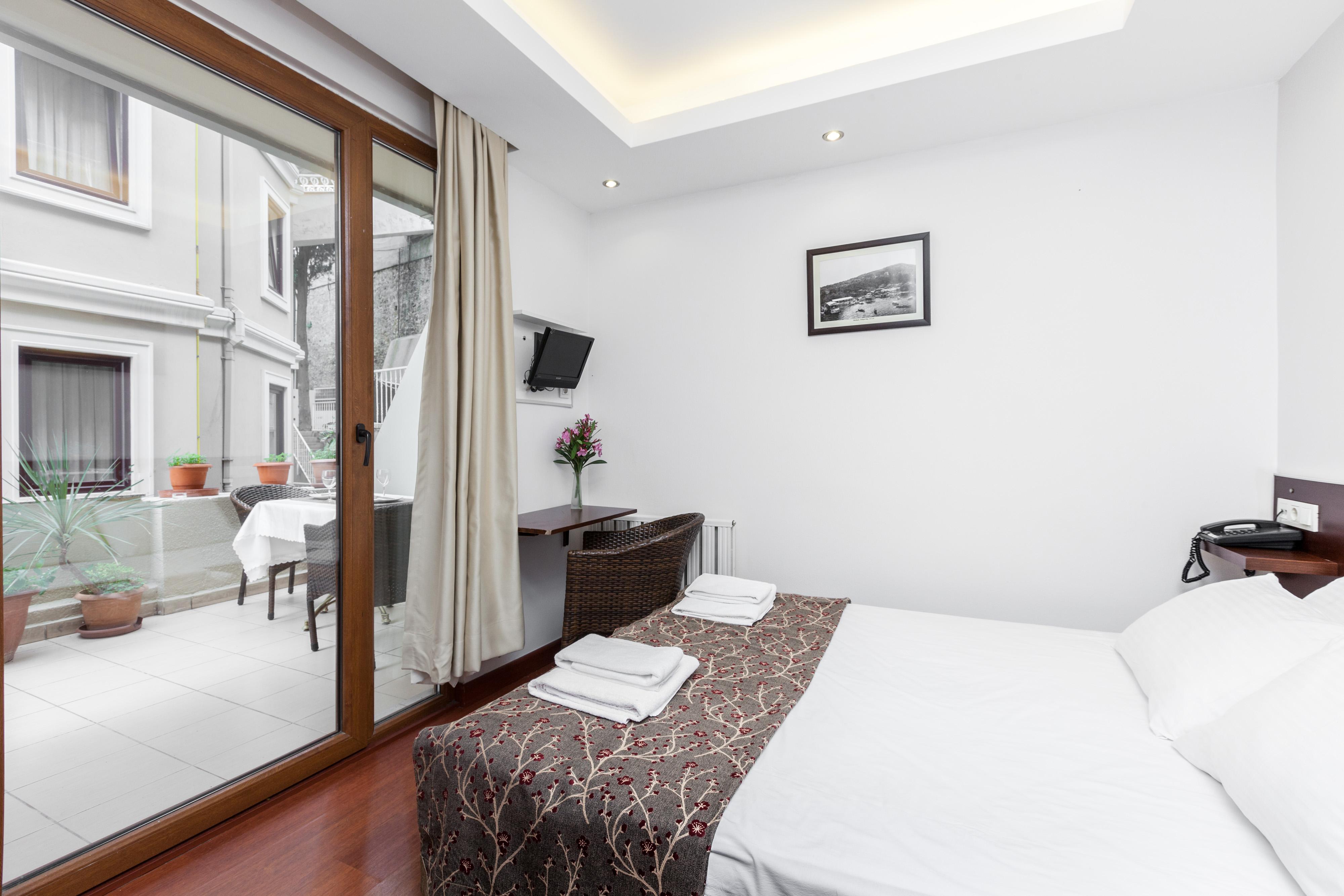 Buyukada Comfort Otel Adalar Exterior photo