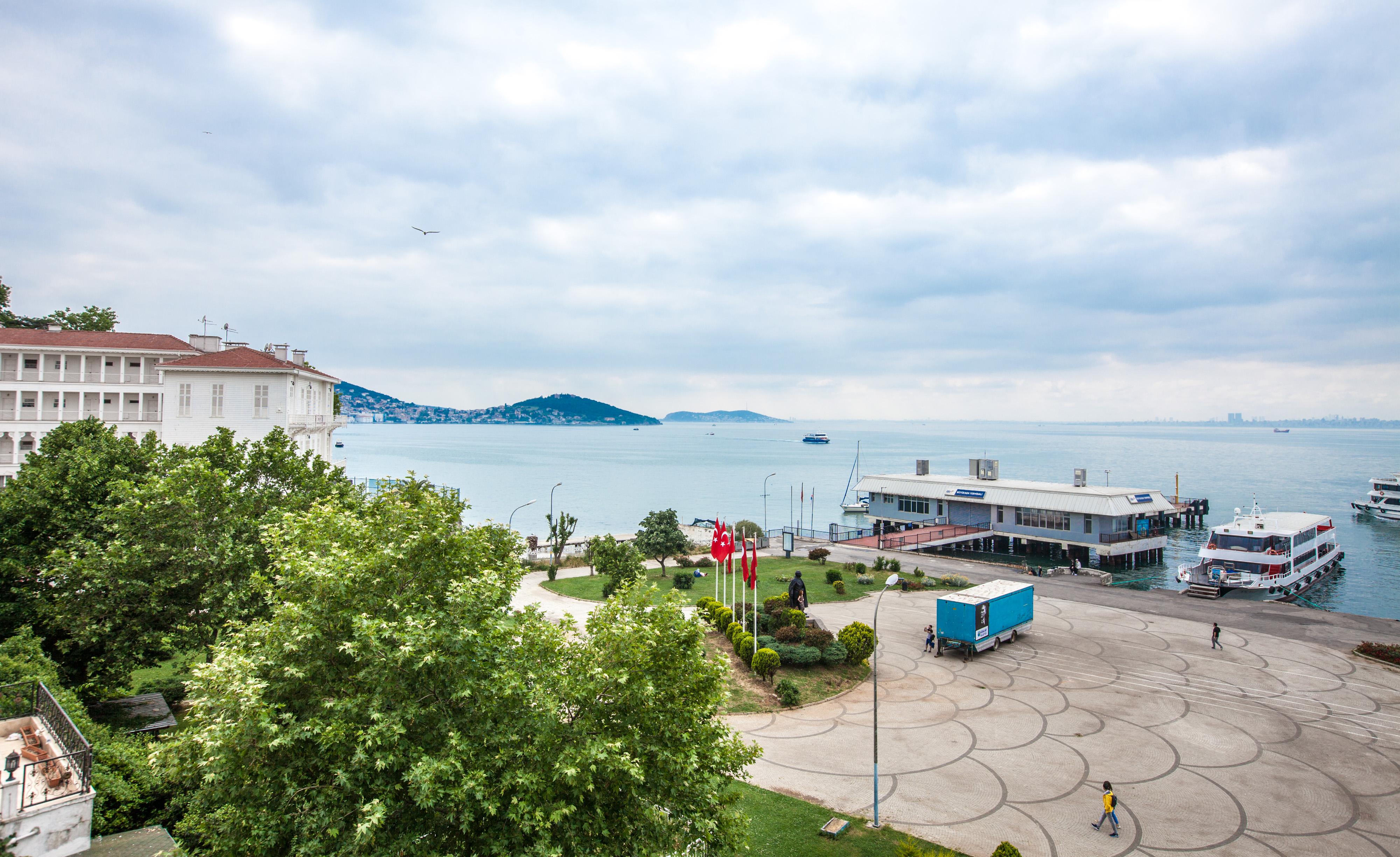 Buyukada Comfort Otel Adalar Exterior photo
