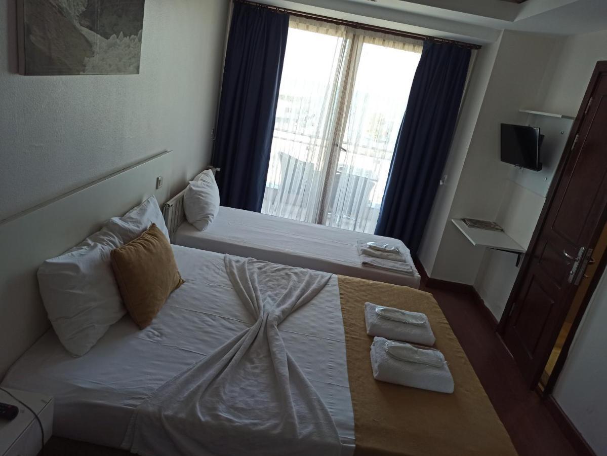 Buyukada Comfort Otel Adalar Exterior photo